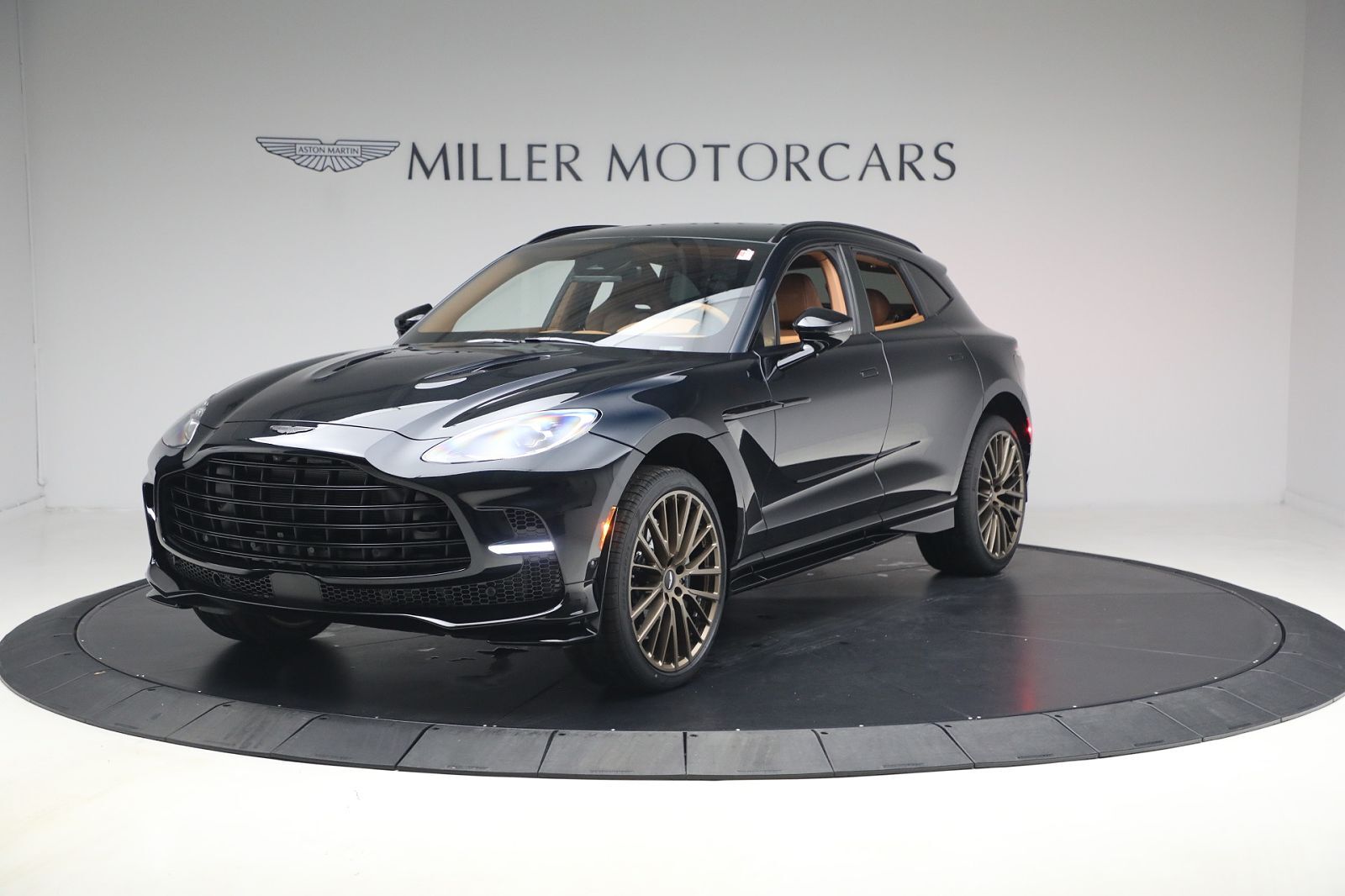 2026 ASTON MARTIN DBX