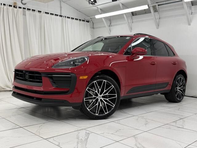 2026 PORSCHE Macan