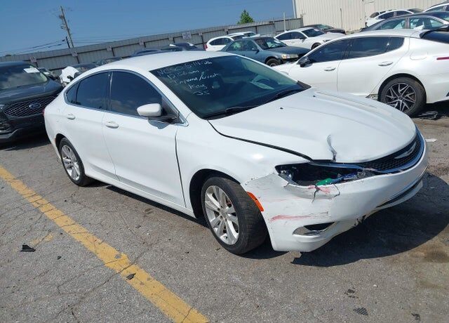 Chrysler 200
