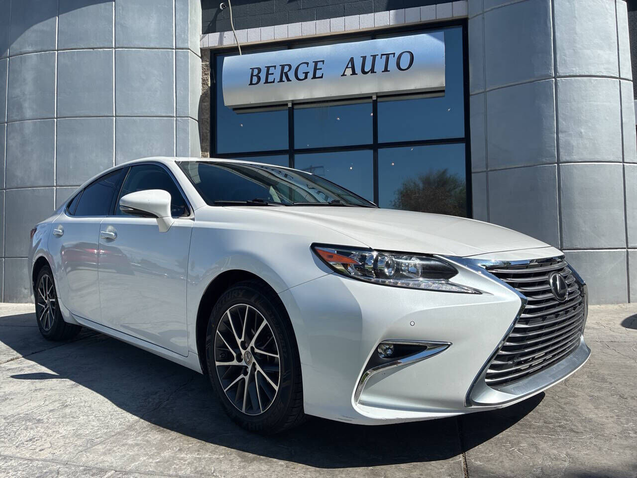 2017 LEXUS ES