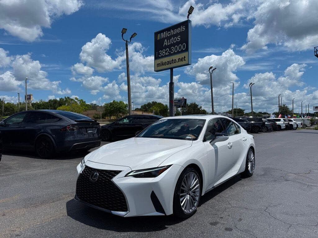 2025 LEXUS IS