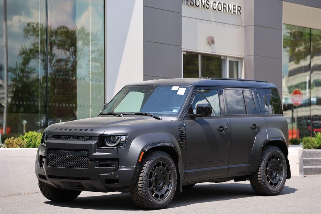 2026 LAND ROVER Defender