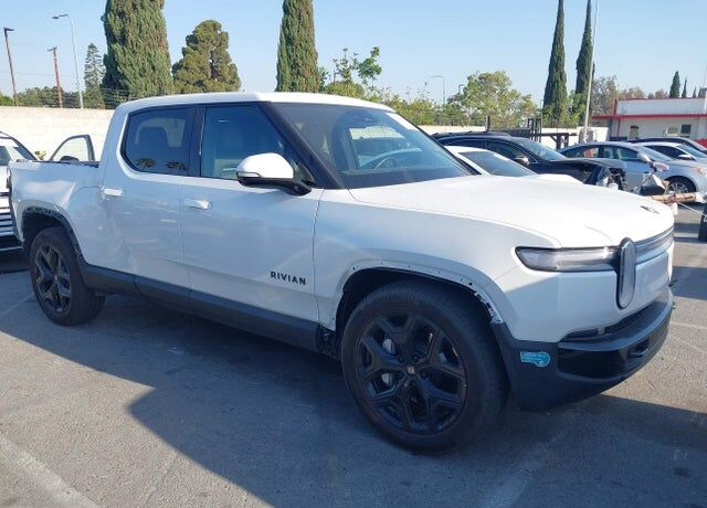 2025 RIVIAN R1T