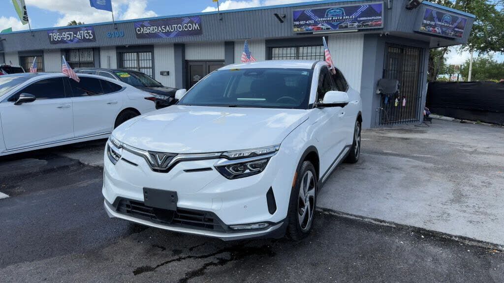 2025 VINFAST VF 8