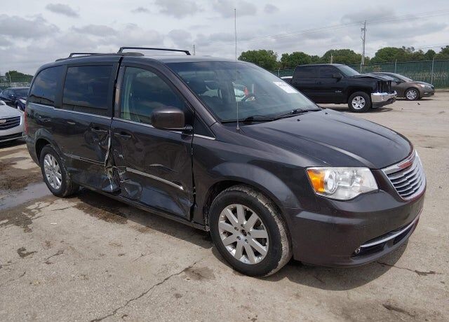 2016 CHRYSLER Town and Country