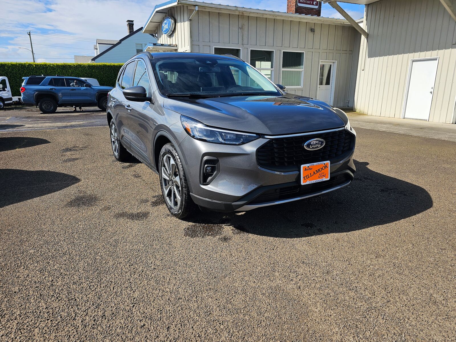 2025 FORD Escape