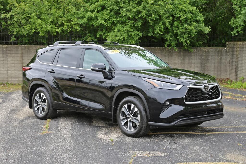 2025 TOYOTA Highlander