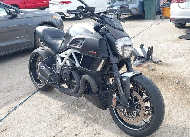 2015 DUCATI Diavel