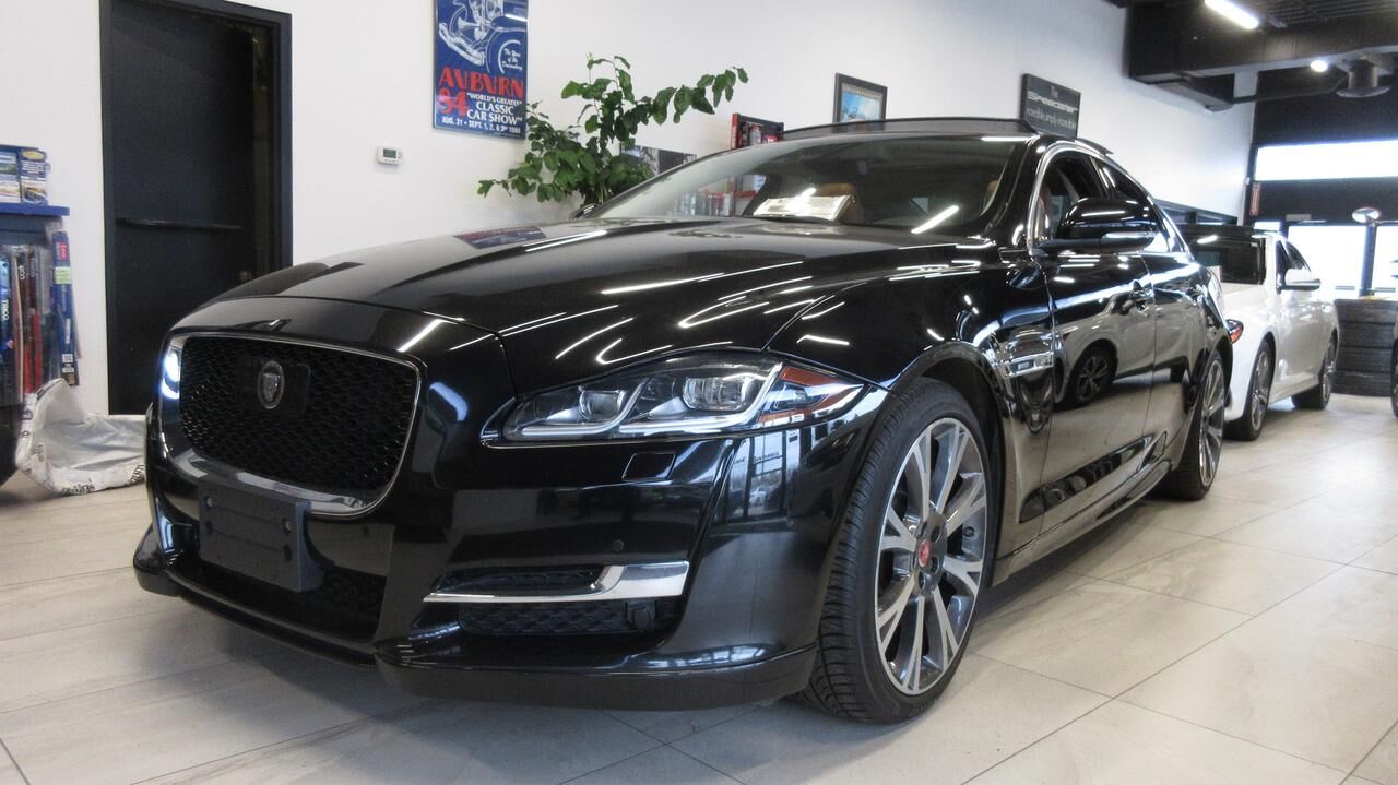 Jaguar XJ