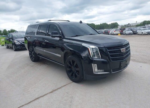 2017 CADILLAC Escalade ESV
