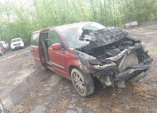 2014 CHRYSLER Town and Country
