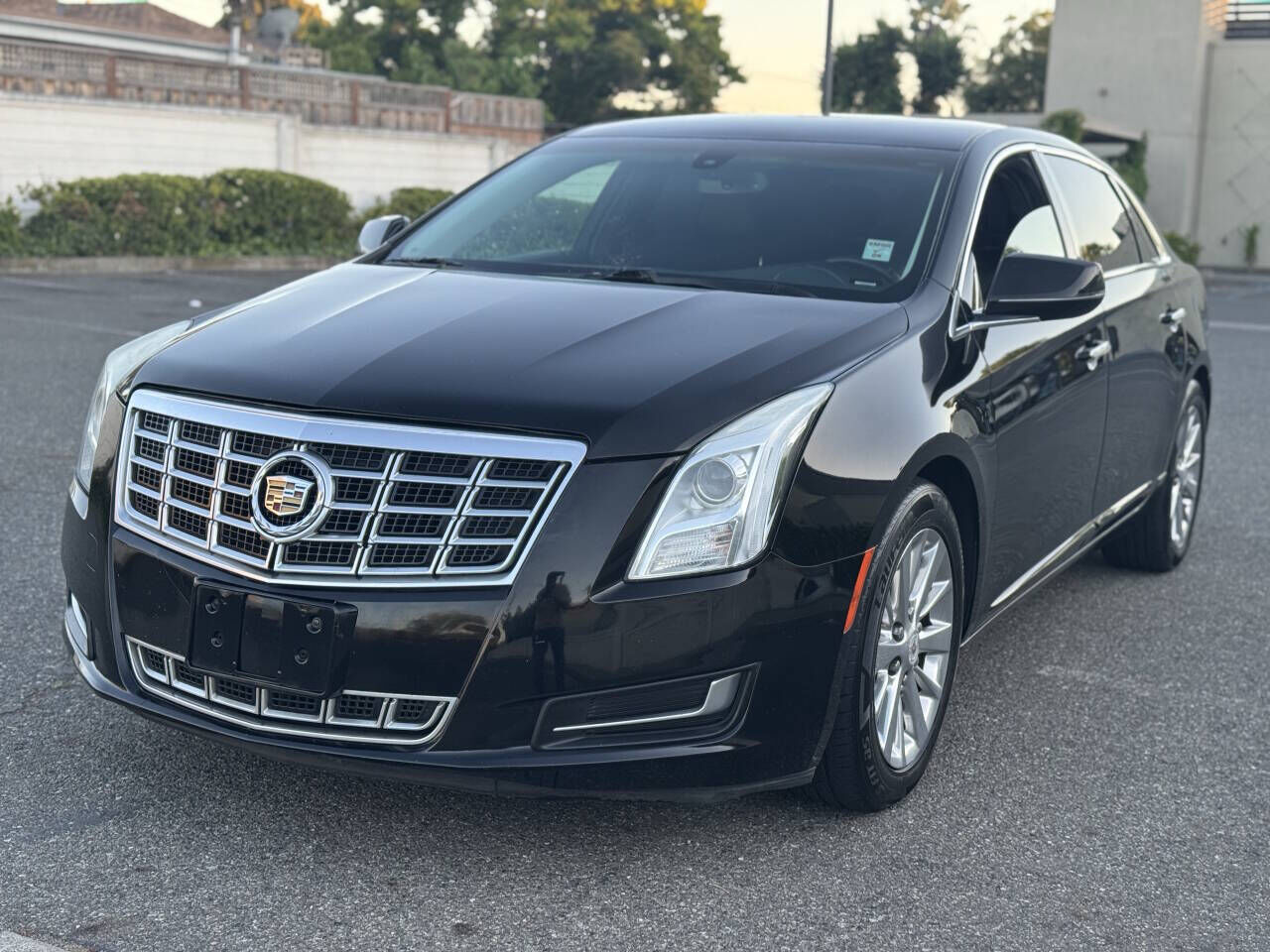 2013 CADILLAC Stretch Limousine