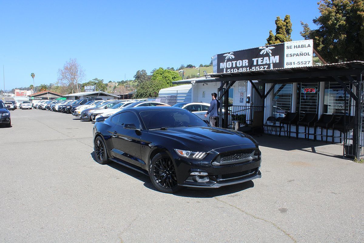 2017 FORD Mustang