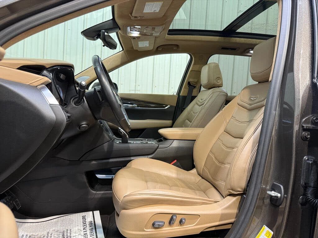 2020 CADILLAC XT6