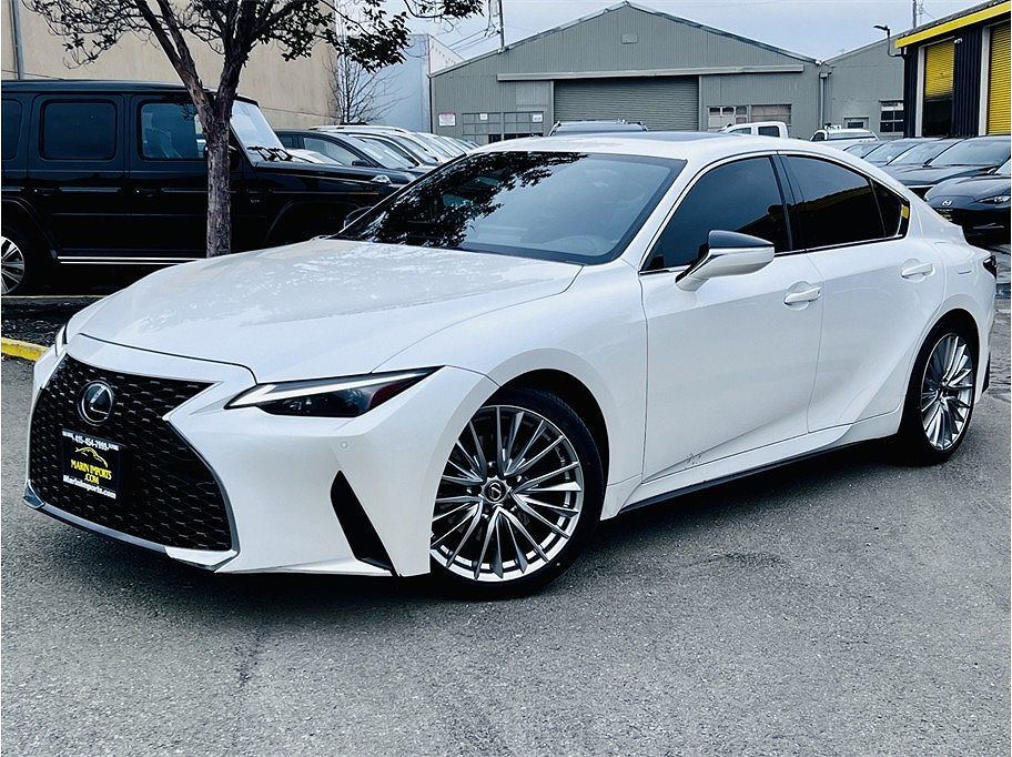 2023 LEXUS IS