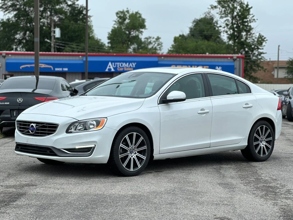 2017 VOLVO S60
