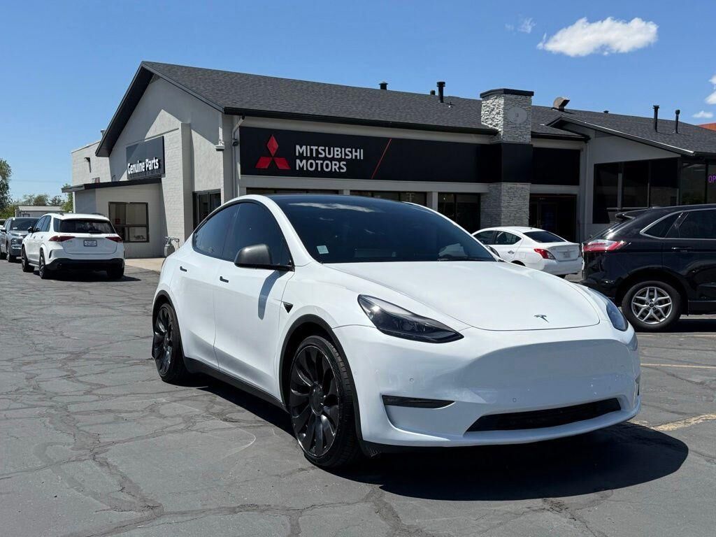 2022 TESLA Model Y