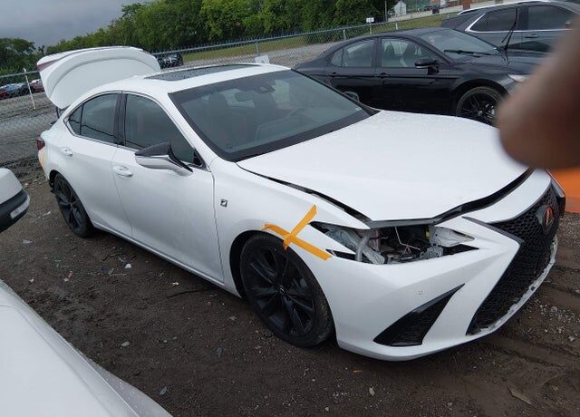2022 LEXUS ES