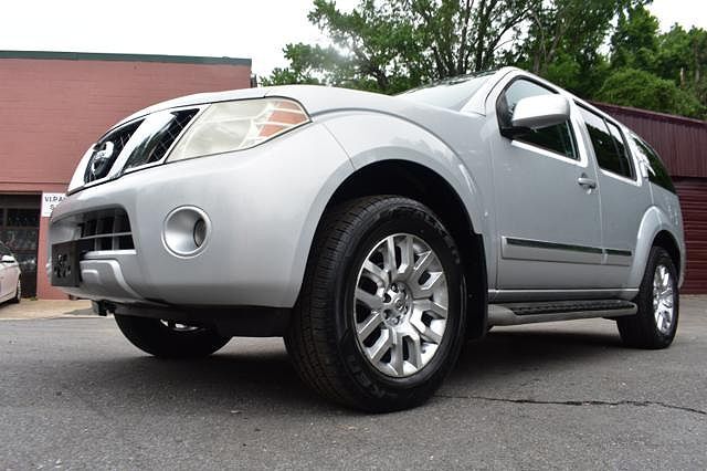 2011 NISSAN Pathfinder