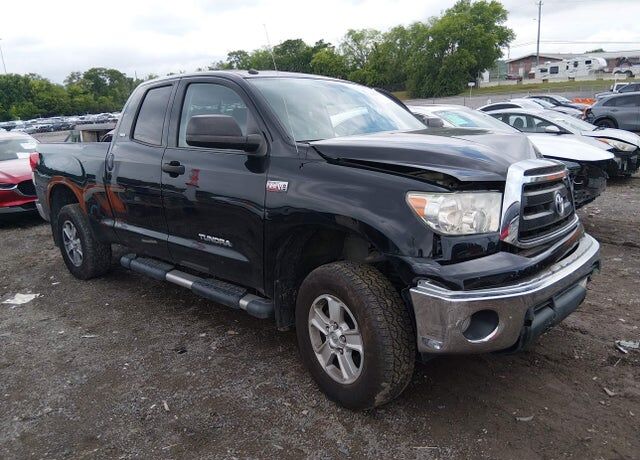 2013 TOYOTA Tundra