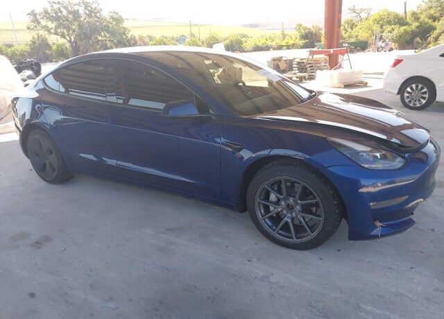 2022 TESLA Model 3