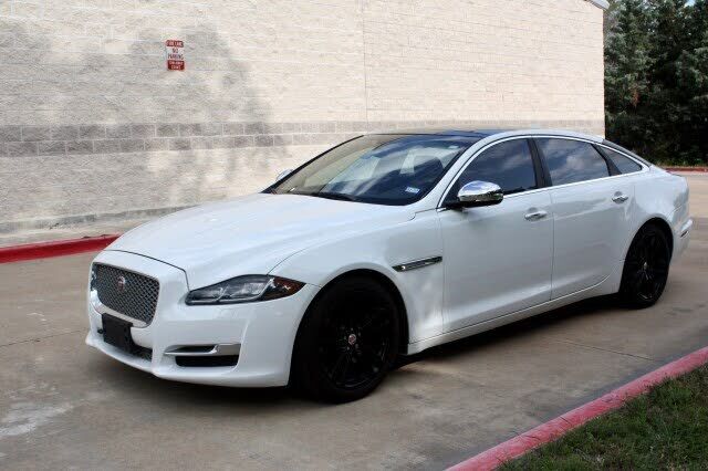 2016 JAGUAR XJ