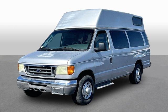 2005 FORD E-350