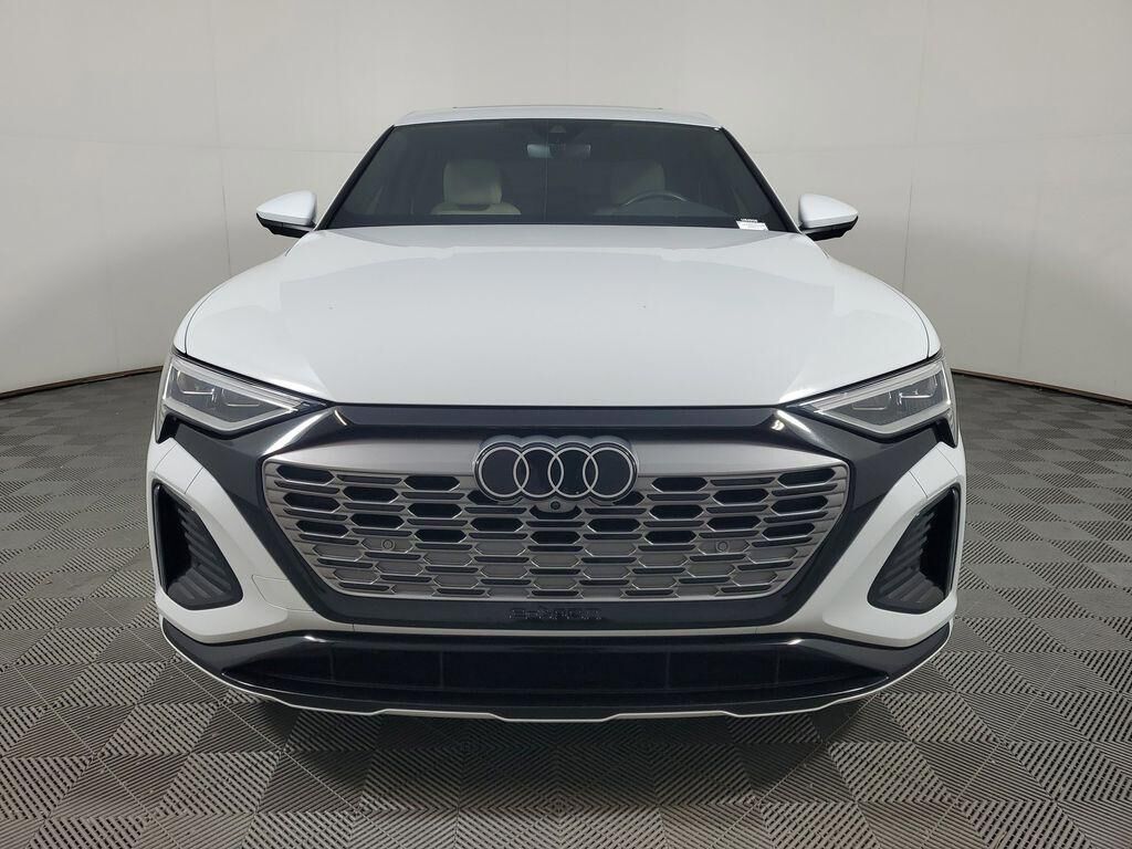 2024 Audi Q8