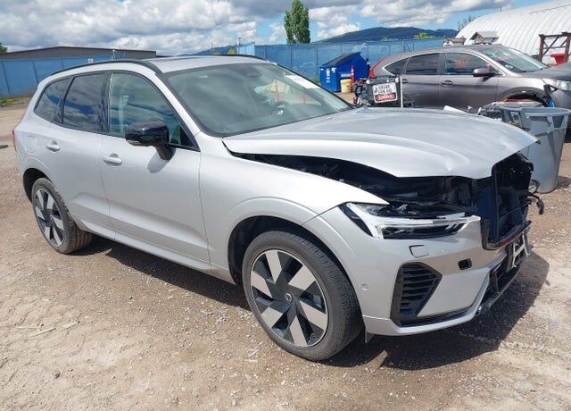 2025 VOLVO XC60