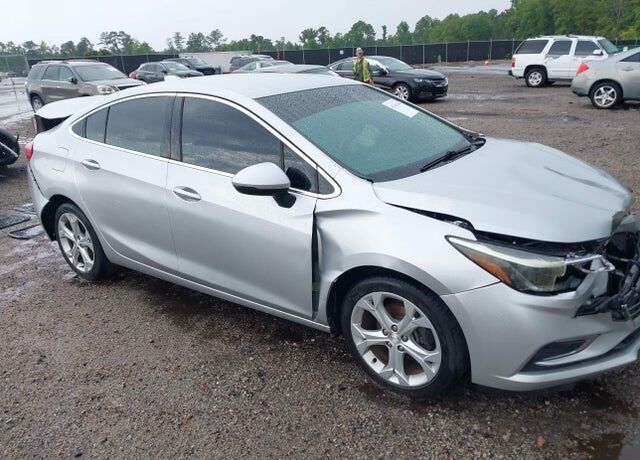 2017 CHEVROLET Cruze