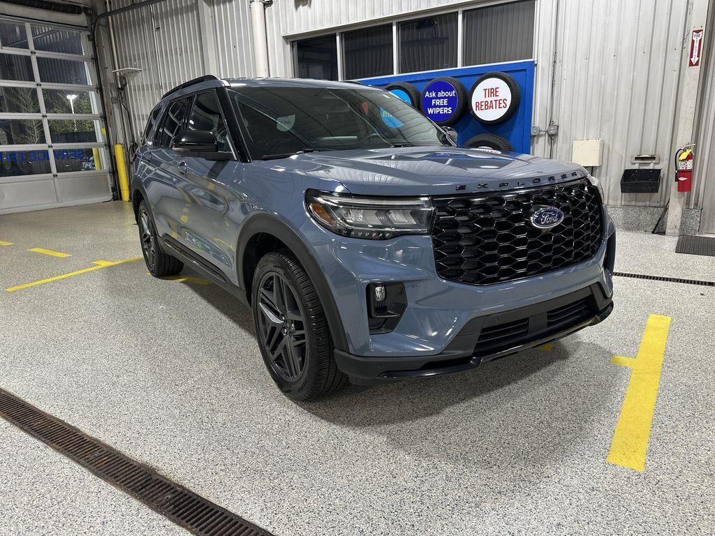2025 FORD Explorer