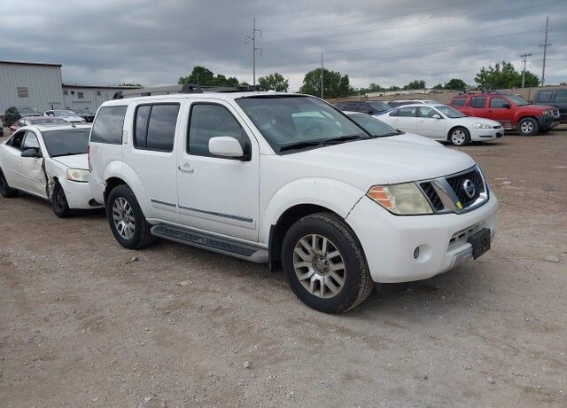 2011 NISSAN Pathfinder