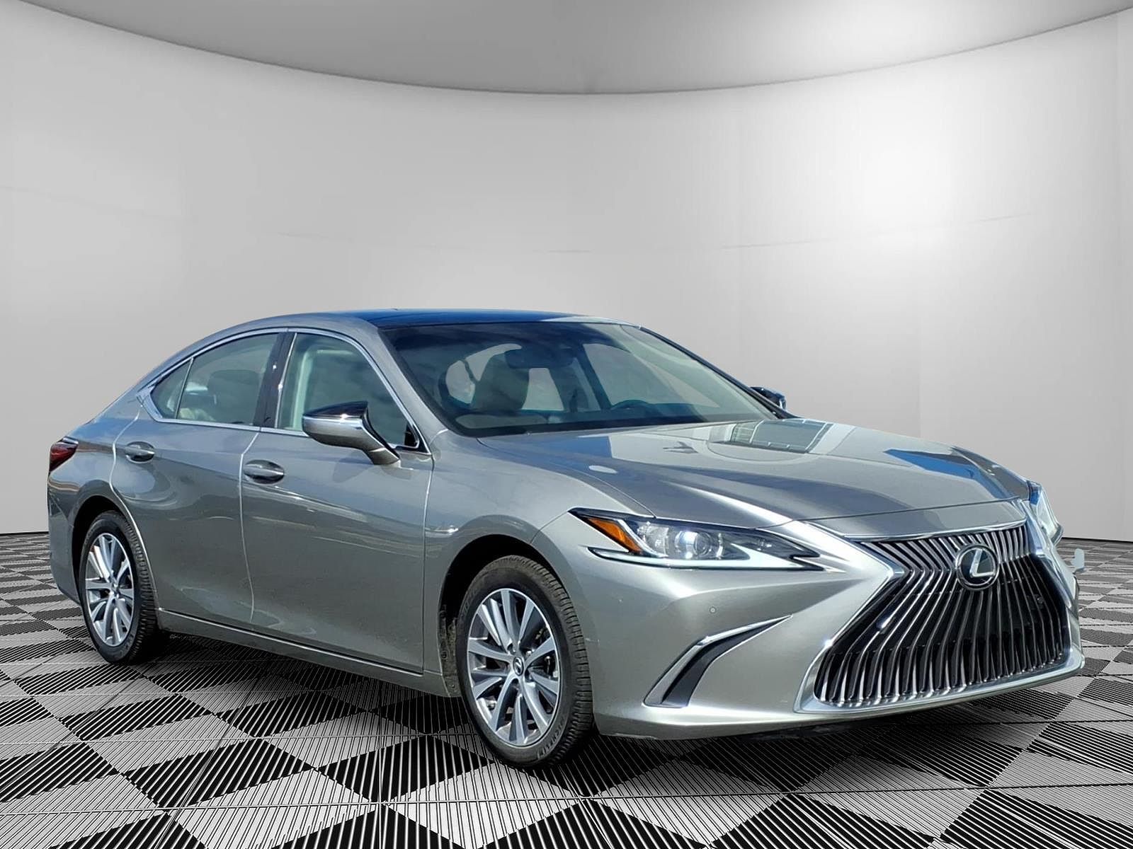 2020 LEXUS ES