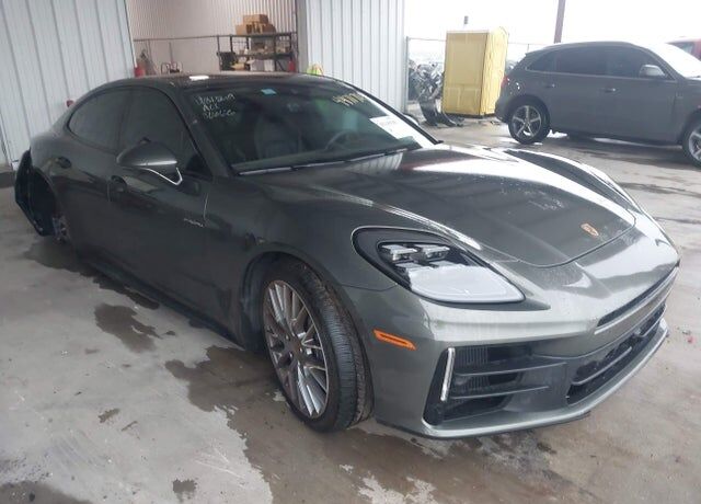 2025 PORSCHE Panamera
