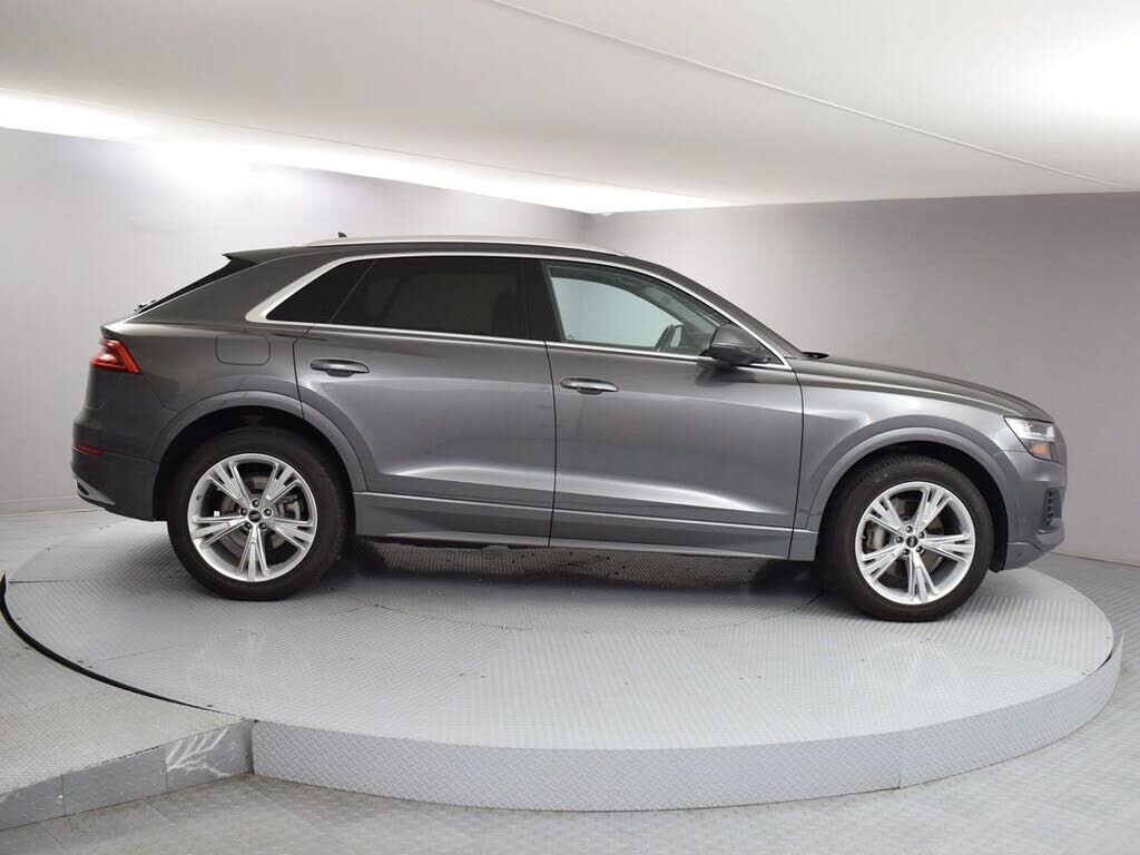2022 AUDI Q8