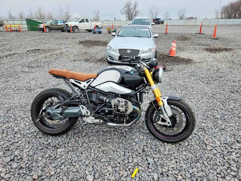 BMW R nineT