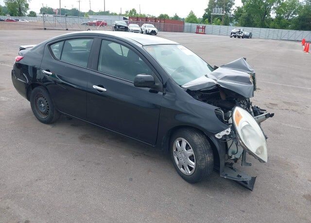 2013 NISSAN Versa