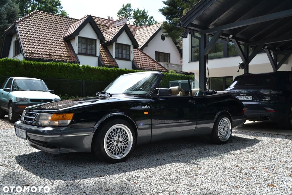 Saab 900