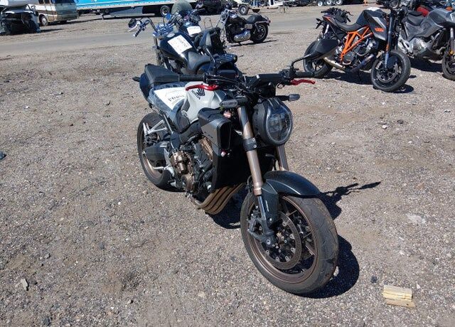 2025 HONDA CB