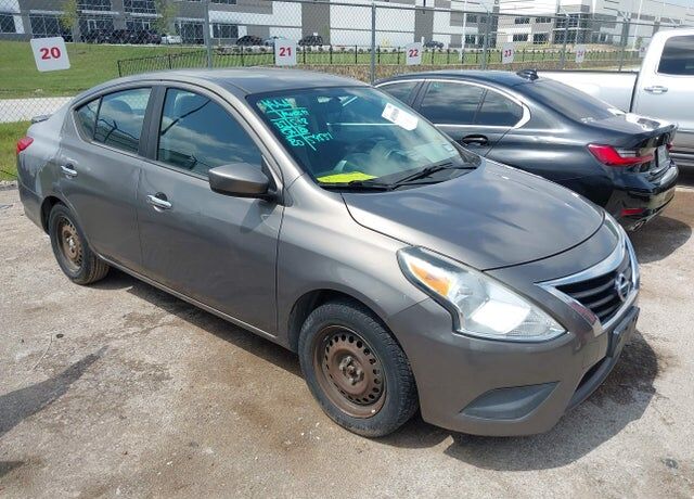 2015 NISSAN Versa