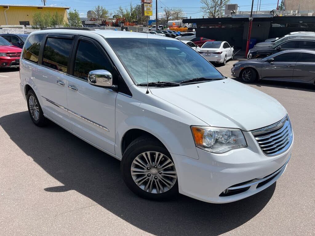 2016 Chrysler Town and Country