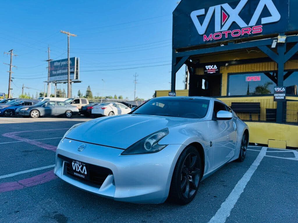 2009 NISSAN 370Z