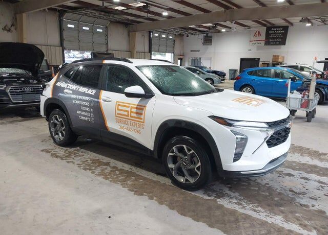 2024 CHEVROLET Trax