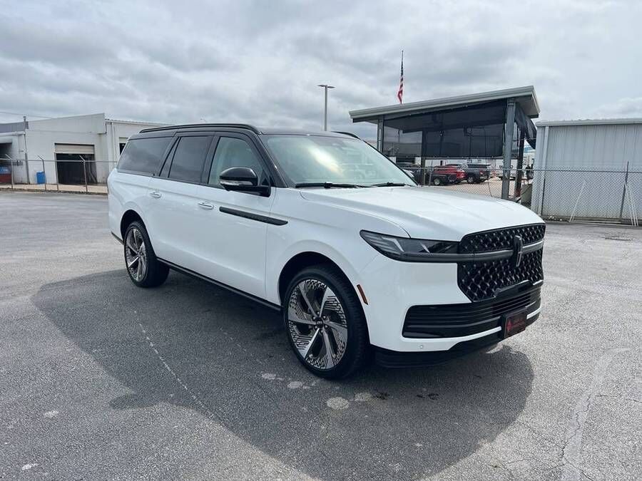2026 LINCOLN Navigator L