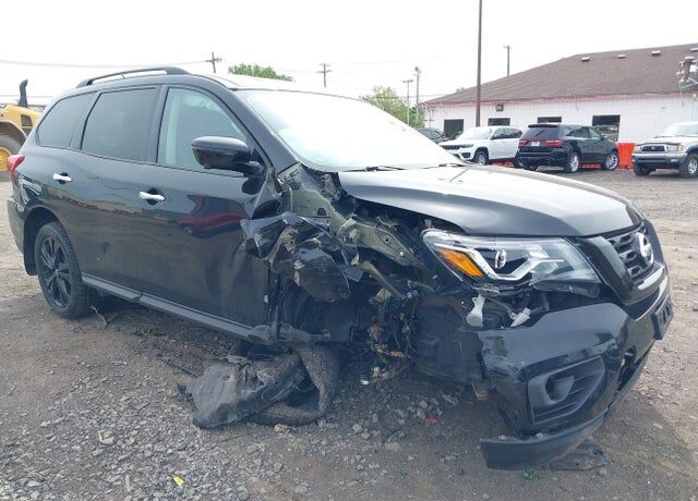2018 NISSAN Pathfinder