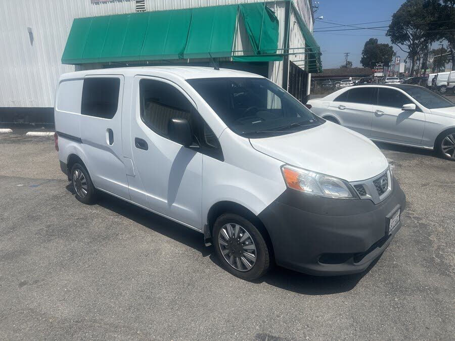 2015 NISSAN NV200