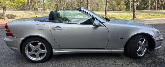 2004 MERCEDES-BENZ SLK-Class