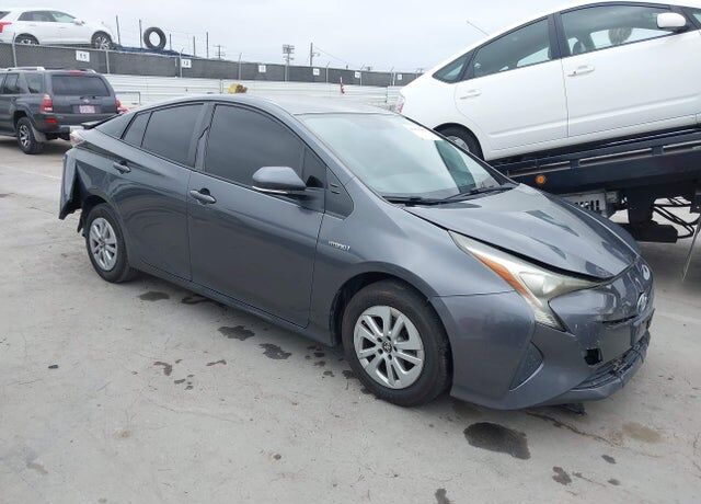 2016 TOYOTA PRIUS