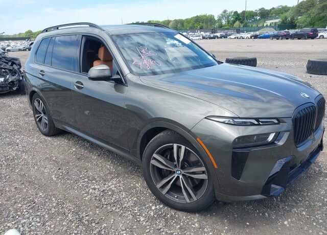 2025 BMW X7