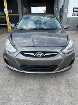 2012 HYUNDAI Accent